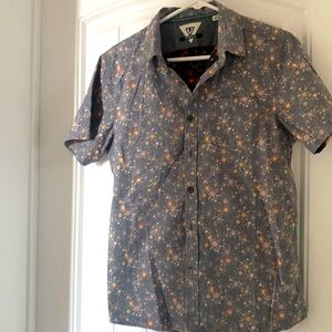 Vissla mens small button down